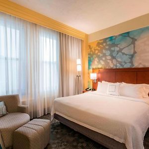 Historic King Room Mobility or hearing accessible